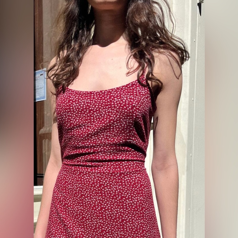 BRANDY MELVILLE // COLLEEN FLORAL SLIP DRESS // MAROON
